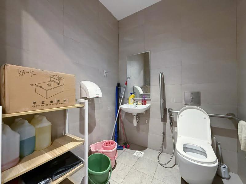 Kensington Square, 2 Jalan Lokam, Hougang / Punggol / Sengkang, 689 sqft, Mall Shop For Sale, by Joyce Lye Hui Xin, 500273026 - Bathroom - CommercialGuru.com.sg