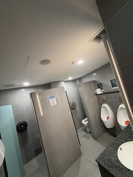 Goldhill Plaza, 51 Goldhill Plaza, Newton / Novena, 2,000 sqft, Office For Rent, by Vincent Koh, 500273033 - Bathroom - CommercialGuru.com.sg