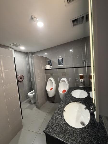 Goldhill Plaza, 51 Goldhill Plaza, Newton / Novena, 815 sqft, Office For Rent, by Vincent Koh, 500273036 - Bathroom - CommercialGuru.com.sg