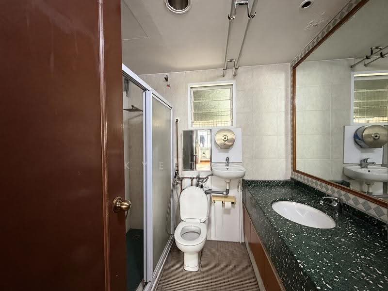 Westwood Park, Westwood Crescent, Boon Lay / Jurong / Tuas, 7 Bedrooms, 3,390 sqft, Terraced House For Sale, by Kye Tang, 500273038 - Bathroom - PropertyGuru.com.sg
