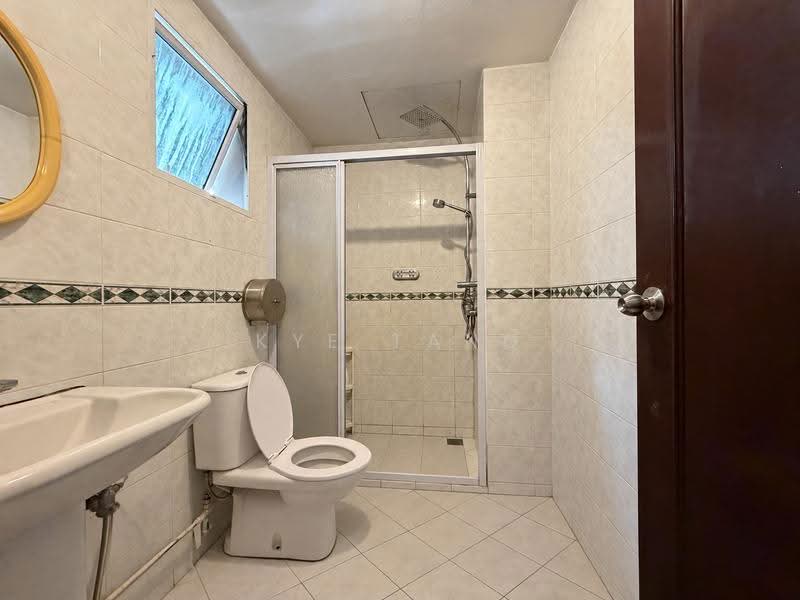 Westwood Park, Westwood Crescent, Boon Lay / Jurong / Tuas, 7 Bedrooms, 3,390 sqft, Terraced House For Sale, by Kye Tang, 500273038 - Bathroom - PropertyGuru.com.sg