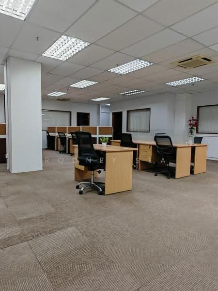 Crystal Time Building, 16 Tannery Lane, Macpherson / Potong Pasir, 2,925 sqft, Light Industrial (B1) For Rent, by Rodney Sea, 500273039 - Lvl 2 Office Interior - CommercialGuru.com.sg