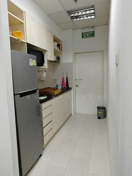 Crystal Time Building, 16 Tannery Lane, Macpherson / Potong Pasir, 2,925 sqft, Light Industrial (B1) For Rent, by Rodney Sea, 500273039 - Lvl 6 Pantry - CommercialGuru.com.sg