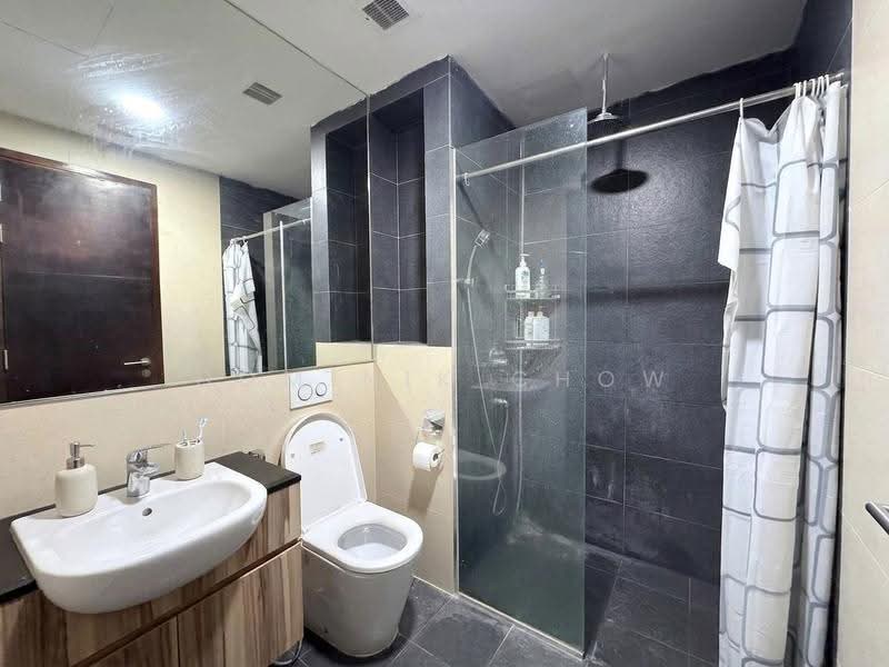 Guillemard Edge, 38 Lorong 30 Geylang, Eunos / Geylang / Paya Lebar, 4 Bedrooms, 1,550 sqft, Condominium For Sale, by Dominik Chow, 500273055 - Bathroom - PropertyGuru.com.sg