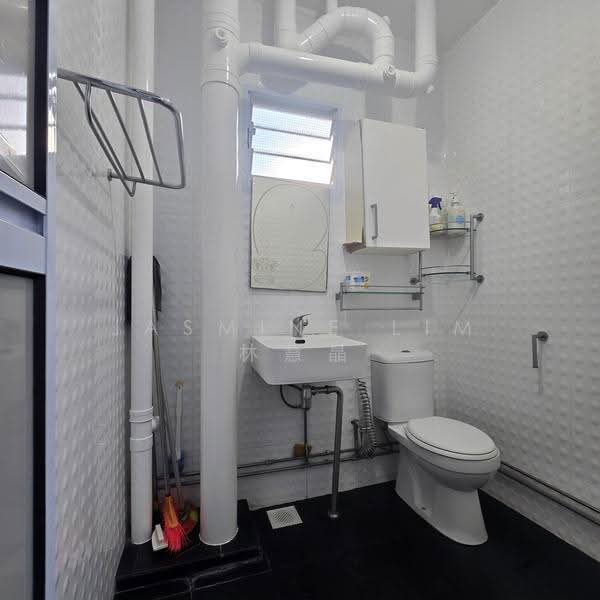 783 Yishun Ring Road, 783 Yishun Ring Road, Sembawang / Yishun, 2 Bedrooms, 797 sqft, HDB Flat For Sale, by Jasmine Lim 林慧晶, 500273057 - Common Bath - PropertyGuru.com.sg