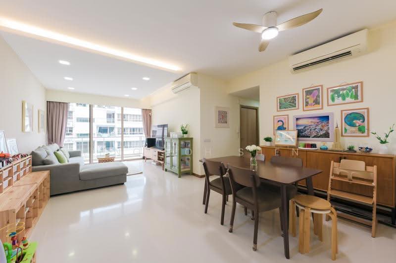Waterfront Gold, 756 Bedok Reservoir Road, Bedok / Upper East Coast, 3 Bedrooms, 1,227 sqft, Condominium For Sale, by Ling Poh Shen, 500273064 - Living Room - PropertyGuru.com.sg