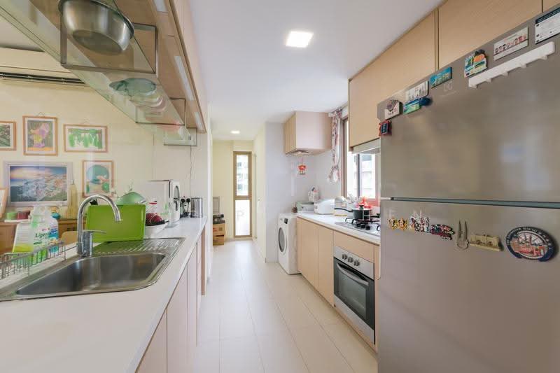 Waterfront Gold, 756 Bedok Reservoir Road, Bedok / Upper East Coast, 3 Bedrooms, 1,227 sqft, Condominium For Sale, by Ling Poh Shen, 500273064 - Kitchen - PropertyGuru.com.sg