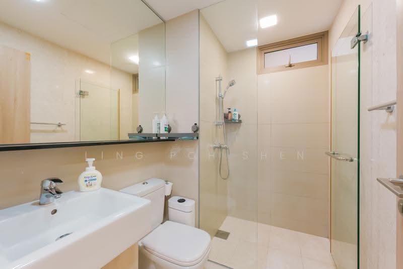 Waterfront Gold, 756 Bedok Reservoir Road, Bedok / Upper East Coast, 3 Bedrooms, 1,227 sqft, Condominium For Sale, by Ling Poh Shen, 500273064 - Bathroom - PropertyGuru.com.sg
