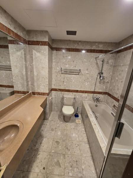Maple Woods, 993 Bukit Timah Road, Clementi Park / Upper Bukit Timah, 3 Bedrooms, 1,335 sqft, Condominium For Rent, by Cheraine Tan, 500273080 - Bathroom - PropertyGuru.com.sg