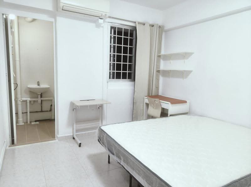 247 Tampines Street 21, 247 Tampines Street 21, Pasir Ris / Tampines, 3 Bedrooms, 1,050 sqft, HDB Flat For Rent, by Mike Heng, 500273087 - Master Bedroom - PropertyGuru.com.sg
