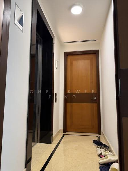 Cuscaden Residences, 28 Cuscaden Road, Tanglin / Holland / Bukit Timah, 3 Bedrooms, 1,453 sqft, Condominium For Sale, by Chen Kwee Fong, 500273089 - Private Lift Lobby - PropertyGuru.com.sg