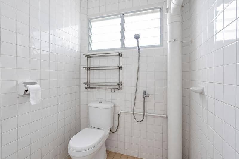 321 Bukit Batok Street 33, 321 Bukit Batok Street 33, Dairy Farm / Bukit Panjang / Choa Chu Kang, 3 Bedrooms, 1,001 sqft, HDB Flat For Sale, by KOH YONG JIAN, 500273134 - Bathroom - PropertyGuru.com.sg