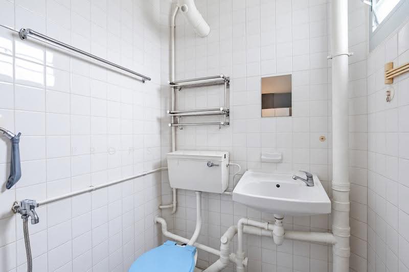 321 Bukit Batok Street 33, 321 Bukit Batok Street 33, Dairy Farm / Bukit Panjang / Choa Chu Kang, 3 Bedrooms, 1,001 sqft, HDB Flat For Sale, by KOH YONG JIAN, 500273134 - Bathroom - PropertyGuru.com.sg