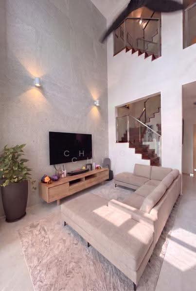 Everitt Road Inter-Terrace Move-In Ready For Sale, East Coast / Marine Parade, 5 Bedrooms, 1,764 sqft, Terraced House For Sale, by Ching Chia, 500273145 - Living Room - PropertyGuru.com.sg