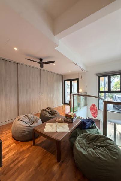 Everitt Road Inter-Terrace Move-In Ready For Sale, East Coast / Marine Parade, 5 Bedrooms, 1,764 sqft, Terraced House For Sale, by Ching Chia, 500273145 - Living Room - PropertyGuru.com.sg