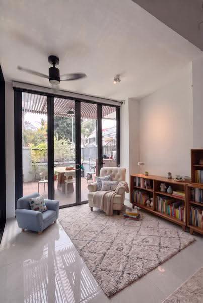 Everitt Road Inter-Terrace Move-In Ready For Sale, East Coast / Marine Parade, 5 Bedrooms, 1,764 sqft, Terraced House For Sale, by Ching Chia, 500273145 - Living Room - PropertyGuru.com.sg