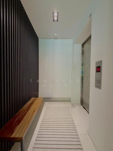 The Beverly, 45 Toh Tuck Road, Clementi Park / Upper Bukit Timah, 3 Bedrooms, 2,712 sqft, Condominium For Rent, by Tan Beng Hoon, 500273152 - Private lift lobby - PropertyGuru.com.sg