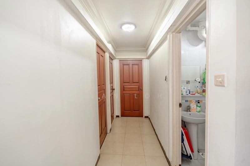 271B Jurong West Street 24, 271B Jurong West Street 24, Boon Lay / Jurong / Tuas, 3 Bedrooms, 1,022 sqft, HDB Flat For Sale, by Alan Loh, 500273154 - Corridor - PropertyGuru.com.sg