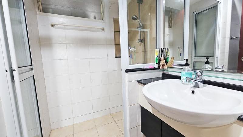 Rio Vista, 18 Upper Serangoon View, Hougang / Punggol / Sengkang, 3 Bedrooms, 1,636 sqft, Condominium For Sale, by Elvina Lee, 500273158 - Bathroom - PropertyGuru.com.sg
