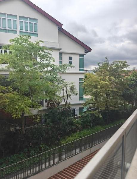 Parksuites, 18 Holland Grove Road, Tanglin / Holland / Bukit Timah, 1 Bedroom, 592 sqft, Condominium For Sale, by Jensen Lee, 500273161 - Exterior - PropertyGuru.com.sg