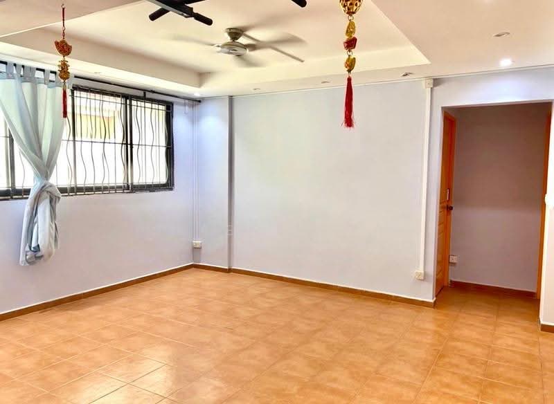 870 Tampines Street 83, 870 Tampines Street 83, Pasir Ris / Tampines, 3 Bedrooms, 1,109 sqft, HDB Flat For Sale, by Serene Soh, 500273163 - Living Room - PropertyGuru.com.sg