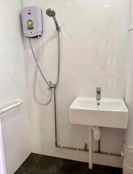 870 Tampines Street 83, 870 Tampines Street 83, Pasir Ris / Tampines, 3 Bedrooms, 1,109 sqft, HDB Flat For Sale, by Serene Soh, 500273163 - Bathroom - PropertyGuru.com.sg
