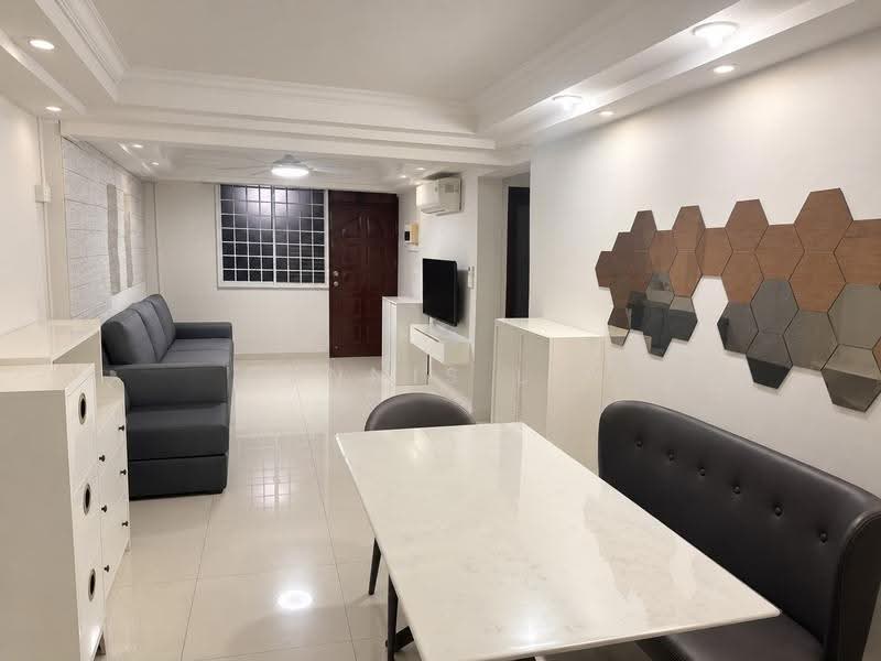 44 Telok Blangah Drive, 44 Telok Blangah Drive, Harbourfront / Telok Blangah, 2 Bedrooms, 700 sqft, HDB Flat For Sale, by Dennis Lim, 500273191 - Living Room - PropertyGuru.com.sg