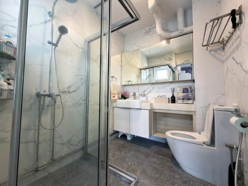 318 Serangoon Avenue 2, 318 Serangoon Avenue 2, Hougang / Punggol / Sengkang, 4 Bedrooms, 1,625 sqft, HDB Flat For Sale, by Clarence Hee 许振雄, 500273194 - Bathroom - PropertyGuru.com.sg