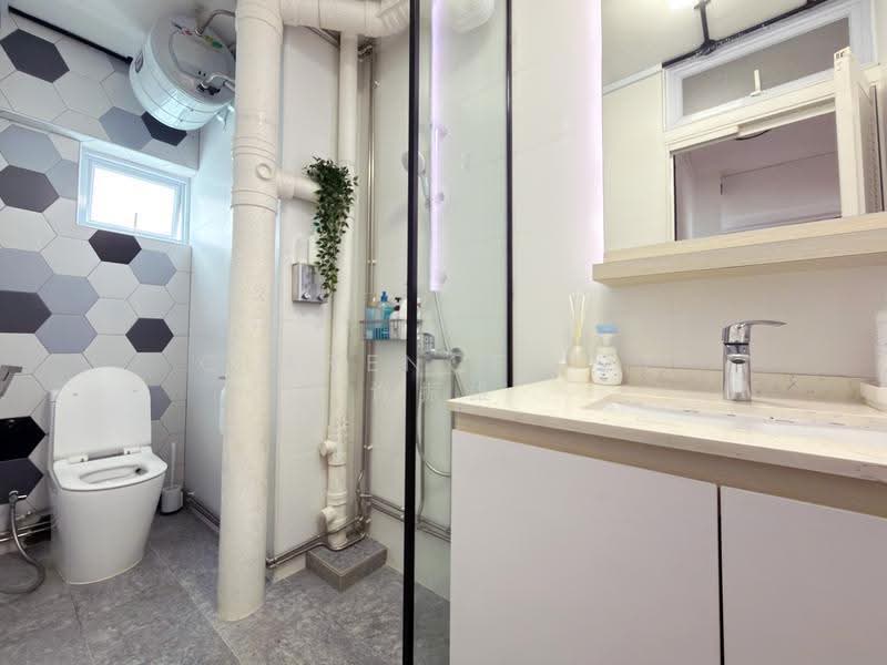 318 Serangoon Avenue 2, 318 Serangoon Avenue 2, Hougang / Punggol / Sengkang, 4 Bedrooms, 1,625 sqft, HDB Flat For Sale, by Clarence Hee 许振雄, 500273194 - Bathroom - PropertyGuru.com.sg