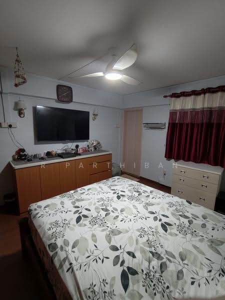 206 Jurong East Street 21, 206 Jurong East Street 21, Boon Lay / Jurong / Tuas, 3 Bedrooms, 1,010 sqft, HDB Flat For Sale, by R Parthiban, 500273230 - Bedroom - PropertyGuru.com.sg