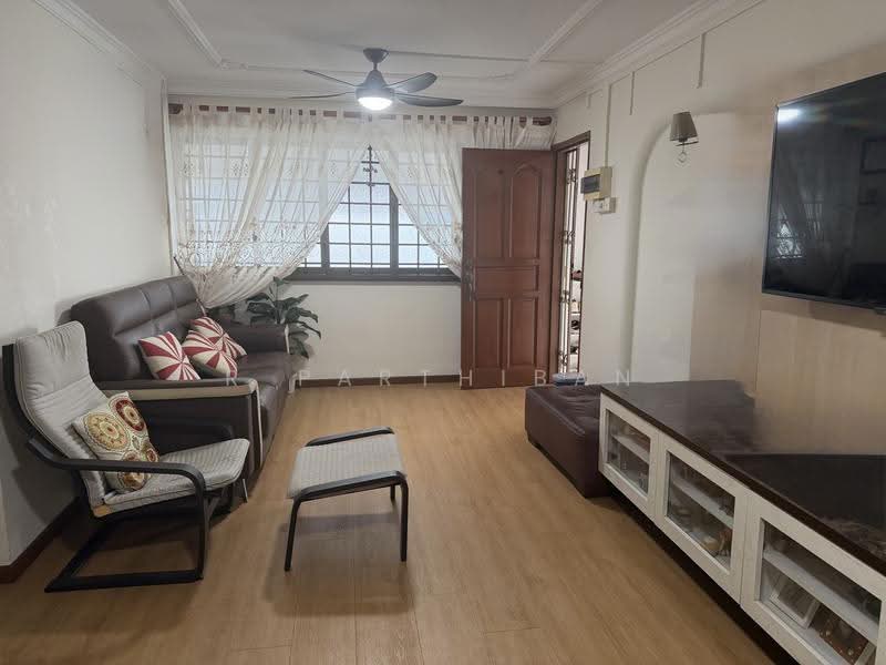 206 Jurong East Street 21, 206 Jurong East Street 21, Boon Lay / Jurong / Tuas, 3 Bedrooms, 1,010 sqft, HDB Flat For Sale, by R Parthiban, 500273230 - Living Room - PropertyGuru.com.sg