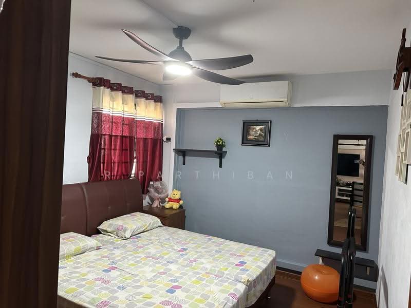 206 Jurong East Street 21, 206 Jurong East Street 21, Boon Lay / Jurong / Tuas, 3 Bedrooms, 1,010 sqft, HDB Flat For Sale, by R Parthiban, 500273230 - Bedroom - PropertyGuru.com.sg