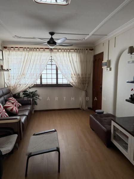 206 Jurong East Street 21, 206 Jurong East Street 21, Boon Lay / Jurong / Tuas, 3 Bedrooms, 1,010 sqft, HDB Flat For Sale, by R Parthiban, 500273230 - Living Room - PropertyGuru.com.sg