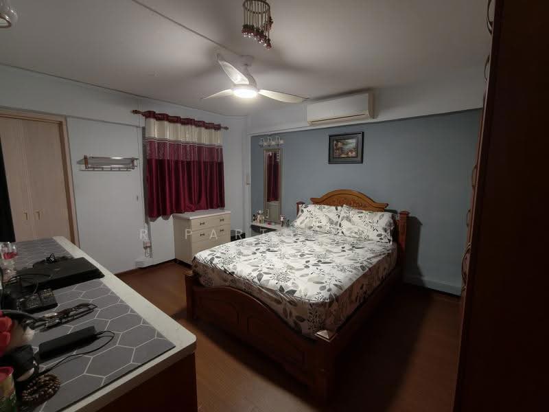 206 Jurong East Street 21, 206 Jurong East Street 21, Boon Lay / Jurong / Tuas, 3 Bedrooms, 1,010 sqft, HDB Flat For Sale, by R Parthiban, 500273230 - Bedroom - PropertyGuru.com.sg