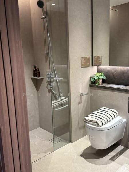 The Robertson Opus, 11 Unity Street, Orchard / River Valley, 2 Bedrooms, 721 sqft, Condominium For Sale, by Pauline Ong, 500273233 - Bathroom - PropertyGuru.com.sg