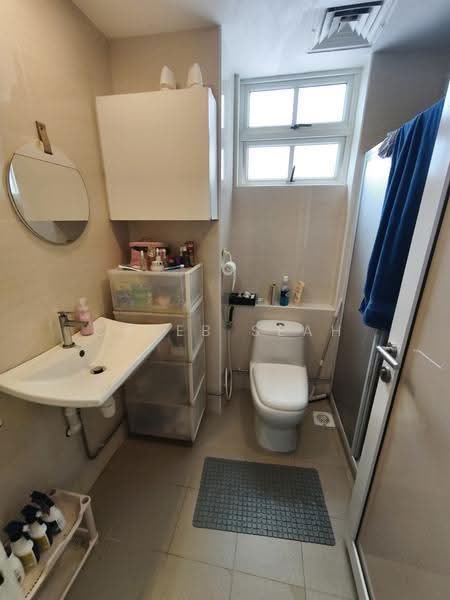 Estella Gardens, 21 - 27 Flora Road, Changi Airport / Changi Village, 3 Bedrooms, 1,259 sqft, Condominium For Rent, by Caleb Seah, 500273238 - Bathroom - PropertyGuru.com.sg