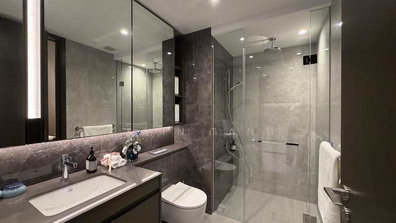 Tembusu Grand, 94 Jalan Tembusu, East Coast / Marine Parade, 2 Bedrooms, 646 sqft, Condominium For Sale, by Kevin Tang, 500273239 - Bathroom - PropertyGuru.com.sg