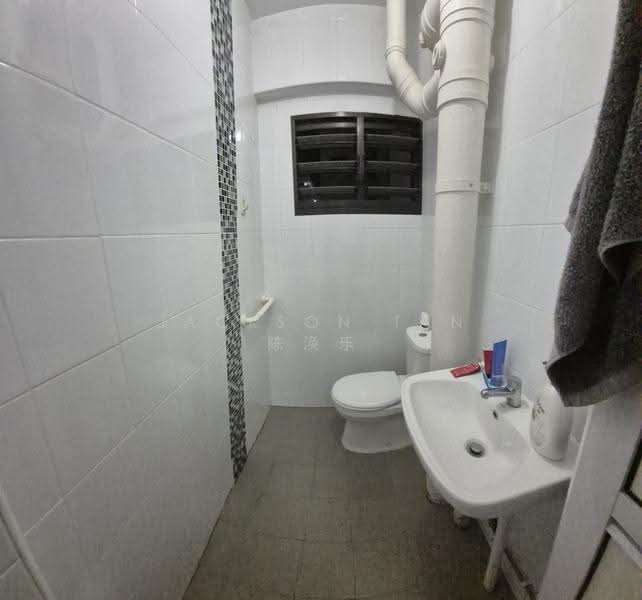 662 Yishun Avenue 4, 662 Yishun Avenue 4, Sembawang / Yishun, Room Rental, 161 sqft, HDB Flat For Rent, by Jackson Tan 陈涣乐, 500273241 - Bathroom - PropertyGuru.com.sg