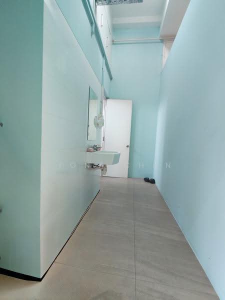 Innovation Place, 31 Mandai Estate, Admiralty / Woodlands, 1,033 sqft, Factory / Workshop (B2) For Rent, by Fiona Chen, 500273254 - Bathroom - CommercialGuru.com.sg