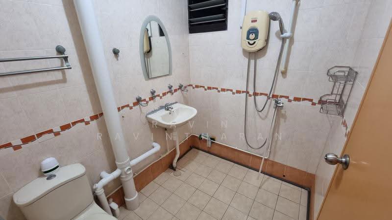 8 Ghim Moh Road, 8 Ghim Moh Road, Tanglin / Holland / Bukit Timah, 3 Bedrooms, 1,280 sqft, HDB Flat For Rent, by RAVIN RAVINTHARAN, 500273255 - Bathroom - PropertyGuru.com.sg