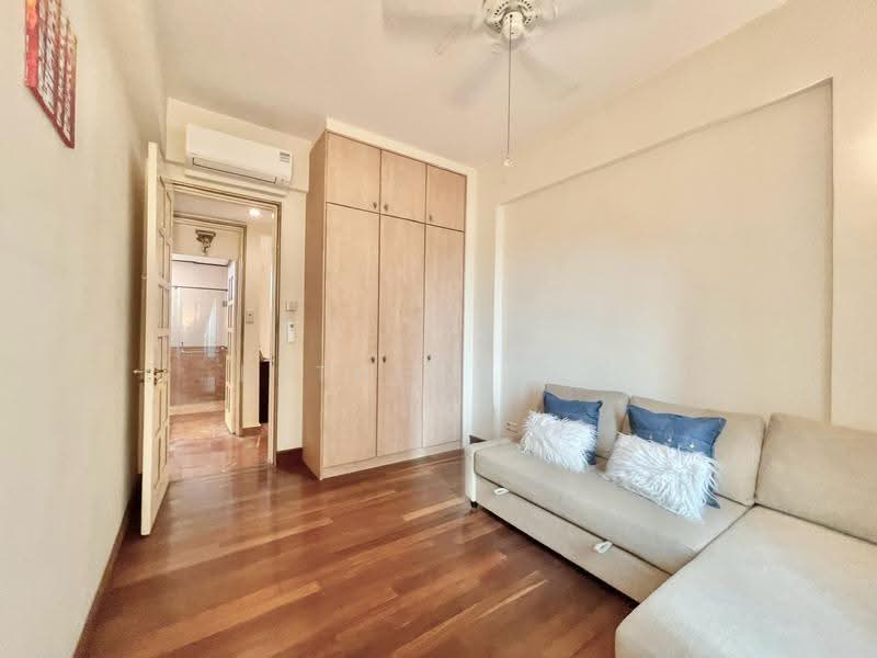 Pebble Bay, 130 Tanjong Rhu Road, East Coast / Marine Parade, 2 Bedrooms, 1,281 sqft, Condominium For Sale, by Esther Low, 500273270 - Living Room - PropertyGuru.com.sg