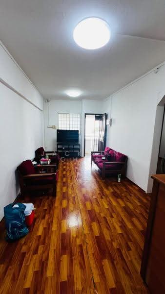 820 Tampines Street 81, 820 Tampines Street 81, Pasir Ris / Tampines, 2 Bedrooms, 800 sqft, HDB Flat For Rent, by Jackson Chia, 500273278 - Living Room - PropertyGuru.com.sg