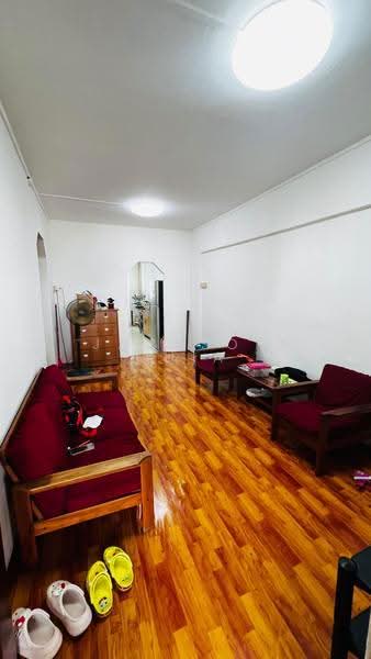 820 Tampines Street 81, 820 Tampines Street 81, Pasir Ris / Tampines, 2 Bedrooms, 800 sqft, HDB Flat For Rent, by Jackson Chia, 500273278 - Living Room - PropertyGuru.com.sg