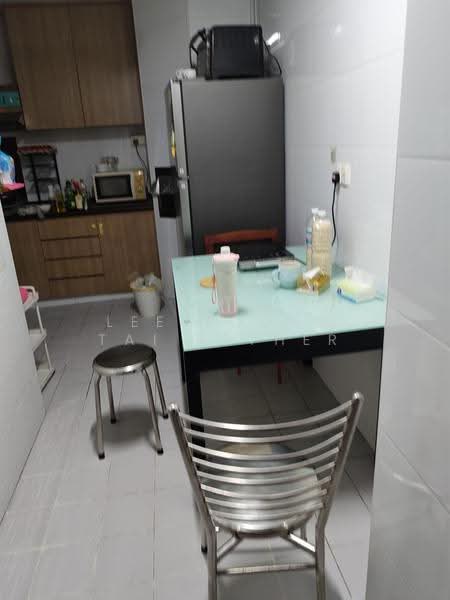 Canne Lodge, 75 Lorong 3 Geylang, Eunos / Geylang / Paya Lebar, 3 Bedrooms, 900 sqft, Apartment For Rent, by Lee Yoong Tai Esther, 500273282 - Kitchen - PropertyGuru.com.sg