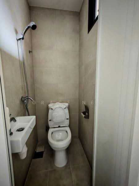 Norwood Grand, 10 Champions Way, Admiralty / Woodlands, 3 Bedrooms, 1,044 sqft, Condominium For Rent, by Grace Neo, 500273283 - Bathroom - PropertyGuru.com.sg