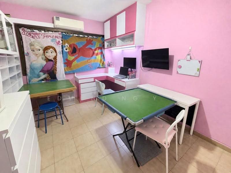 126 Pending Road, 126 Pending Road, Dairy Farm / Bukit Panjang / Choa Chu Kang, 3 Bedrooms, 1,109 sqft, HDB Flat For Sale, by Edmund Ng Y S, 500273301 - Study - PropertyGuru.com.sg