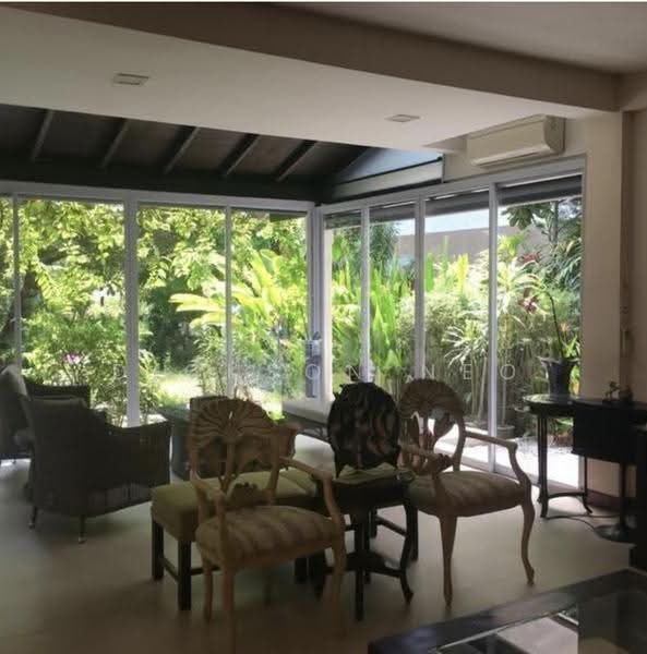 D21. Charming Detached. 8,3xxSF. Near King Albert Park MRT. 9488.4080 Dickson, Jalan Kampong Chantek, Binjai Park, Binjai Rise, Binjai Hill, Binjai Road, Greenbank Park, Swiss Club Road, Swiss View, Sian Tuan Avenue, Rifle Range Road, Bukit Way, Clementi Park / Upper Bukit Timah, 5 Bedrooms, 4,500 sqft, Detached House For Sale, by Dickson Neo, 500273312 - Living Room - PropertyGuru.com.sg