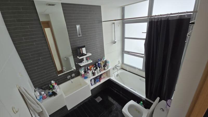 Park Infinia at Wee Nam, 6A Lincoln Road, Newton / Novena, 1 Bedroom, 560 sqft, Condominium For Rent, by Robin Ker, 500273333 - Bathroom - PropertyGuru.com.sg