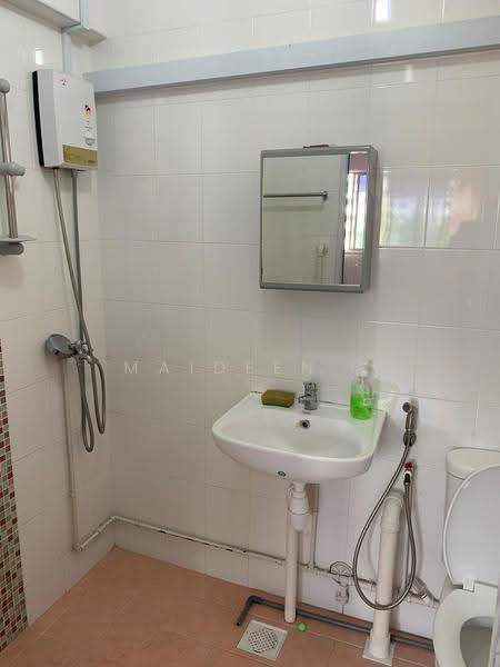 125 Ang Mo Kio Avenue 6, 125 Ang Mo Kio Avenue 6, Ang Mo Kio / Bishan / Thomson, 2 Bedrooms, 742 sqft, HDB Flat For Rent, by Maideen ., 500273341 - Bathroom - PropertyGuru.com.sg