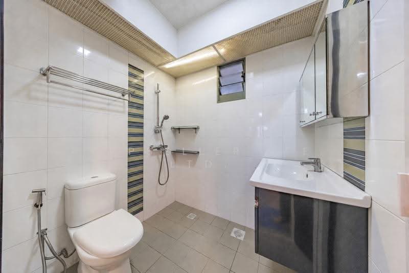 679B Punggol Drive, 679B Punggol Drive, Hougang / Punggol / Sengkang, 3 Bedrooms, 1,216 sqft, HDB Flat For Sale, by JOHN YEO, 500273353 - Bathroom - PropertyGuru.com.sg